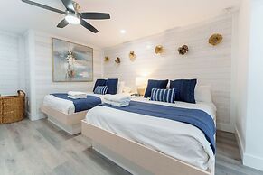 Siesta Key Beach Resort and Suites