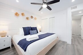 Siesta Key Beach Resort and Suites