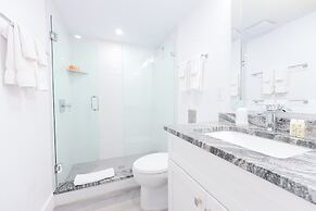 Siesta Key Beach Resort and Suites
