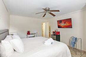 Siesta Key Beach Resort and Suites