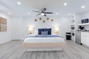 Siesta Key Beach Resort and Suites