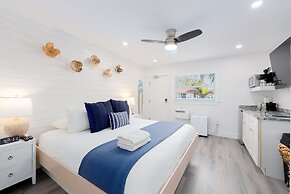 Siesta Key Beach Resort and Suites