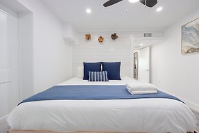 Siesta Key Beach Resort and Suites