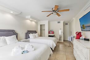 Siesta Key Beach Resort and Suites
