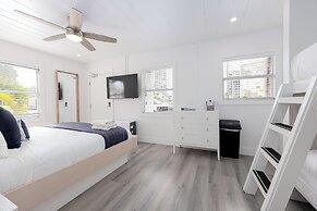 Siesta Key Beach Resort and Suites