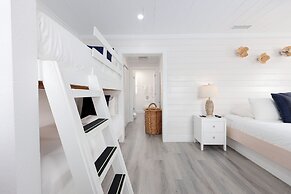 Siesta Key Beach Resort and Suites