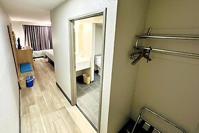 Days Inn by Wyndham Holland