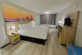 Days Inn by Wyndham Holland