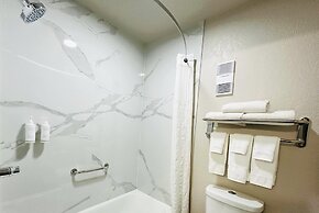 Days Inn by Wyndham Holland