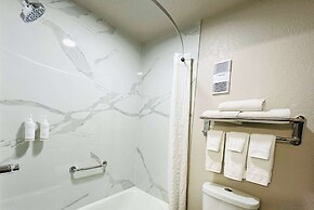 Days Inn by Wyndham Holland