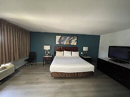 Portside Inn & Suites