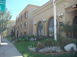 Portside Inn & Suites