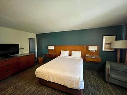 Portside Inn & Suites