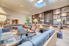 DoubleTree by Hilton Atlanta Windy Hill Ballpark