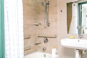 DoubleTree by Hilton Atlanta Windy Hill Ballpark