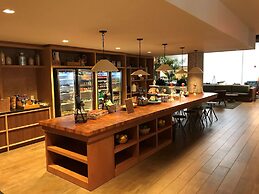 DoubleTree by Hilton Atlanta Windy Hill Ballpark