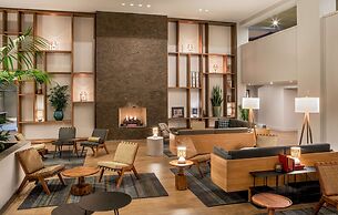 DoubleTree by Hilton Atlanta Windy Hill Ballpark