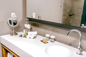 DoubleTree by Hilton Atlanta Windy Hill Ballpark