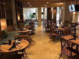 DoubleTree by Hilton Atlanta Windy Hill Ballpark