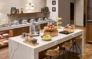 DoubleTree by Hilton Atlanta Windy Hill Ballpark