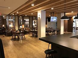 DoubleTree by Hilton Atlanta Windy Hill Ballpark