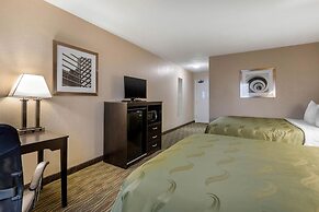 Quality Inn & Suites Des Moines - Merle Hay Road