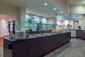 Embassy Suites by Hilton Tulsa I-44