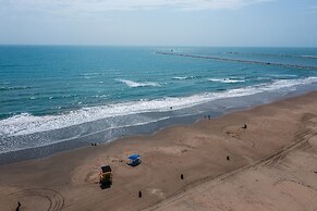 Holiday Inn Resort South Padre Island - Beach Front by IHG