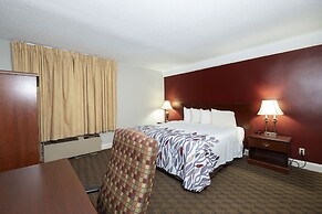 Red Roof Inn & Suites Hazleton