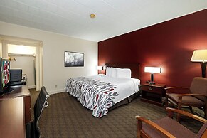 Red Roof Inn & Suites Hazleton