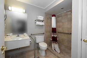 Red Roof Inn & Suites Hazleton