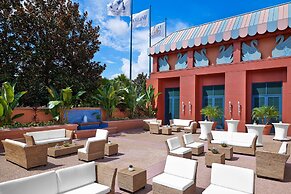 Walt Disney World Swan