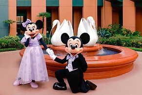 Walt Disney World Swan