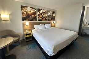 Days Inn by Wyndham Adel I-75