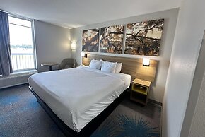 Days Inn by Wyndham Adel I-75