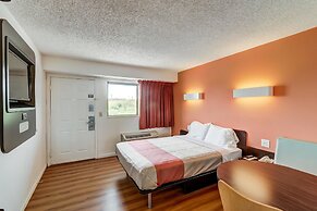 Motel 6 Berea, KY