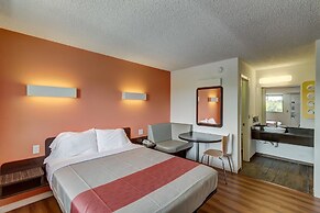 Motel 6 Berea, KY