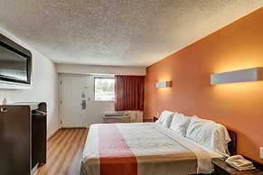 Motel 6 Berea, KY