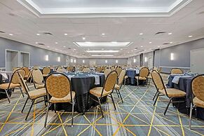 The Lux Hotel & Conference Center, Ascend Hotel Collection
