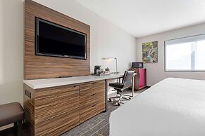 The Lux Hotel & Conference Center, Ascend Hotel Collection