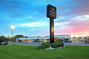 The Lux Hotel & Conference Center, Ascend Hotel Collection