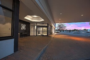 The Lux Hotel & Conference Center, Ascend Hotel Collection