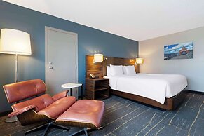 The Lux Hotel & Conference Center, Ascend Hotel Collection