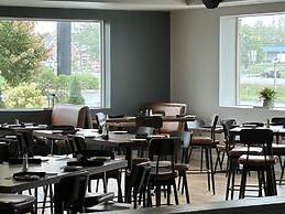 The Lux Hotel & Conference Center, Ascend Hotel Collection