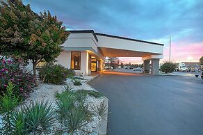 The Lux Hotel & Conference Center, Ascend Hotel Collection