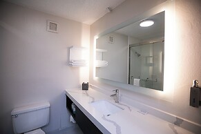 The Lux Hotel & Conference Center, Ascend Hotel Collection