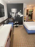 The Adler a Hollywood Hills Hotel