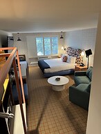 The Adler a Hollywood Hills Hotel