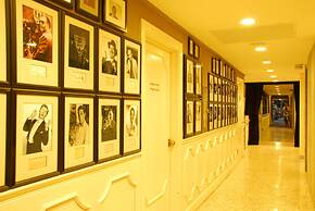 The Adler a Hollywood Hills Hotel