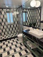 The Adler a Hollywood Hills Hotel